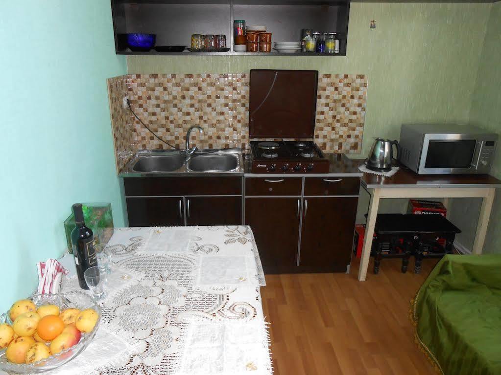 Gis Guest House Tbilisi Exterior photo